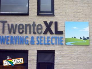 Gevelbelettering met freesletters